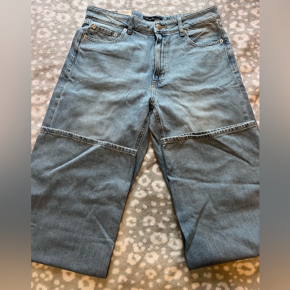 Aeropostale Women’s High Rise Wide Leg Jeans/Light Blue/NWT/Size 10 - Picture 2 of 5